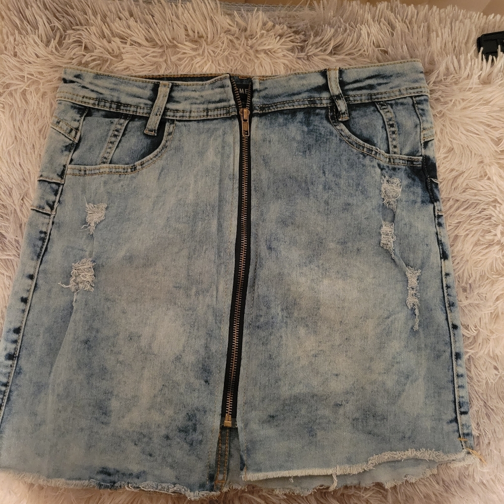 Chic Me denim mini skirt. Size L